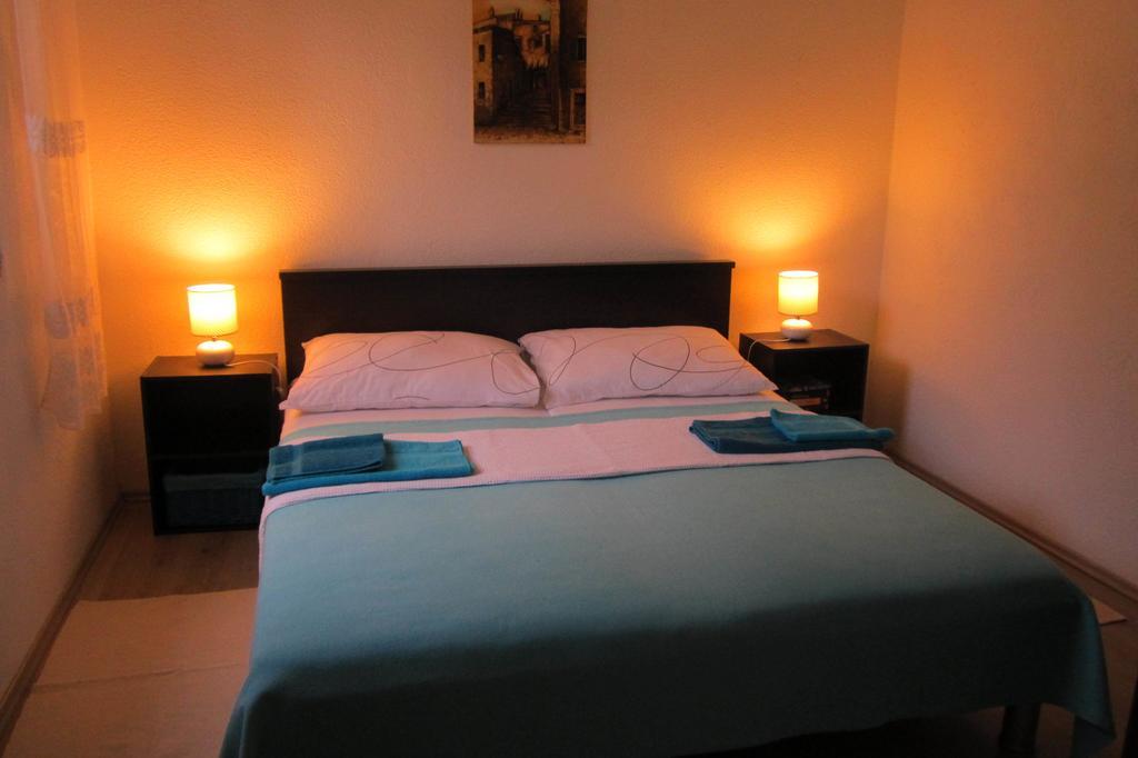 Holiday Home Mirta Pakoštane Quarto foto